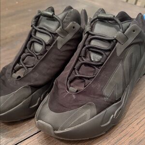 Men's Black Adidas Yeezys
